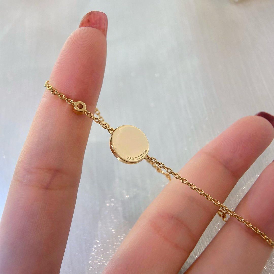 LOUIS VUITTON SUN PEDANT CARNELIAN BRACELET