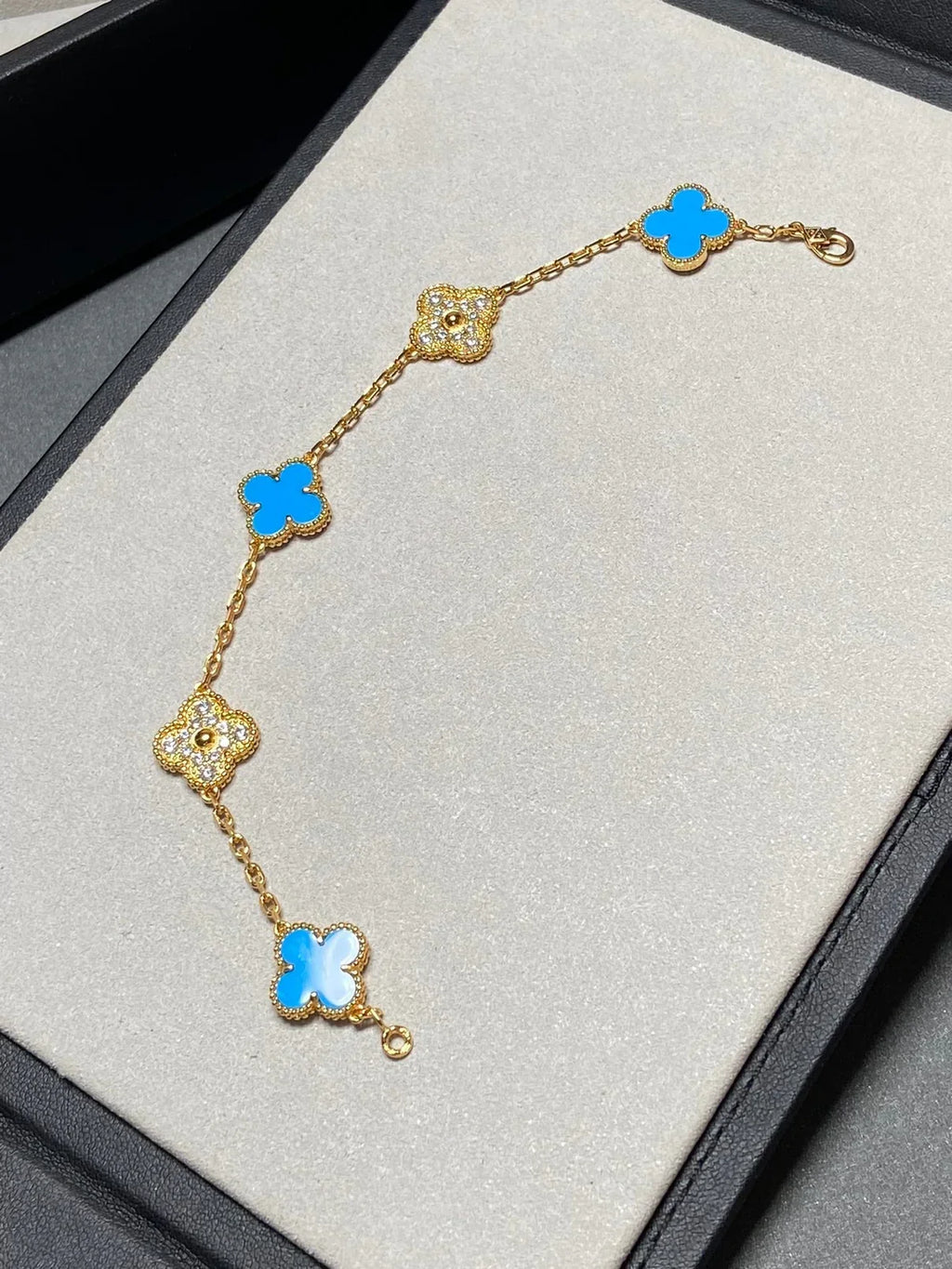 VCA CLOVER 5 MOTIF BLUE AGATE BRACELET COLLECTION