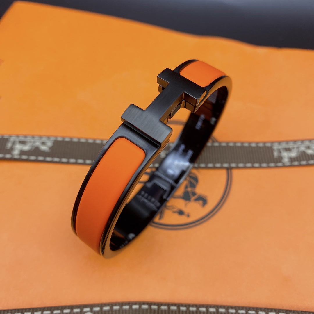 HERMES CLIC HM SO BLACK OREGAN BRACELET