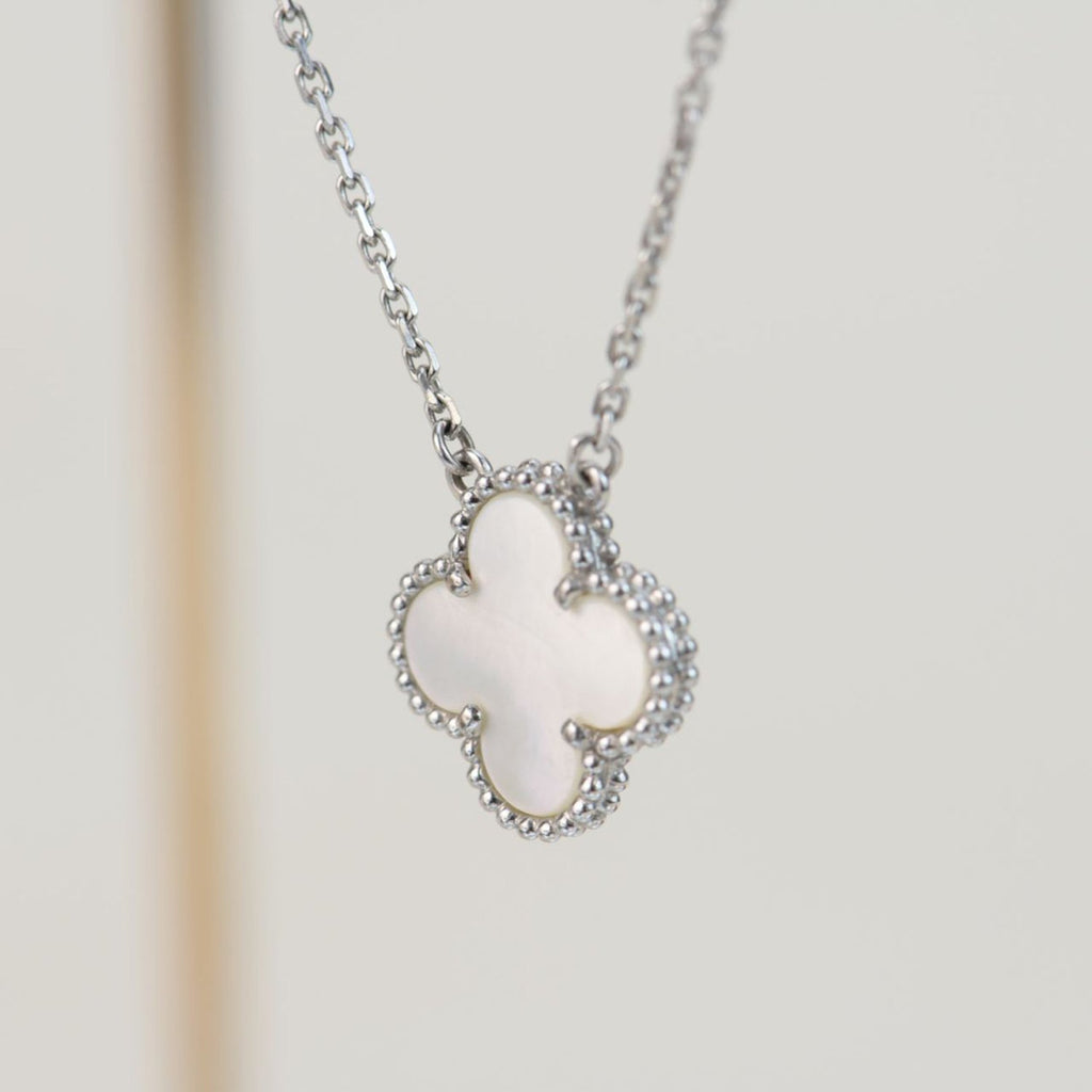 VCA CLOVER 15MM WHITE MOTHER-OF-PEARL SILVER